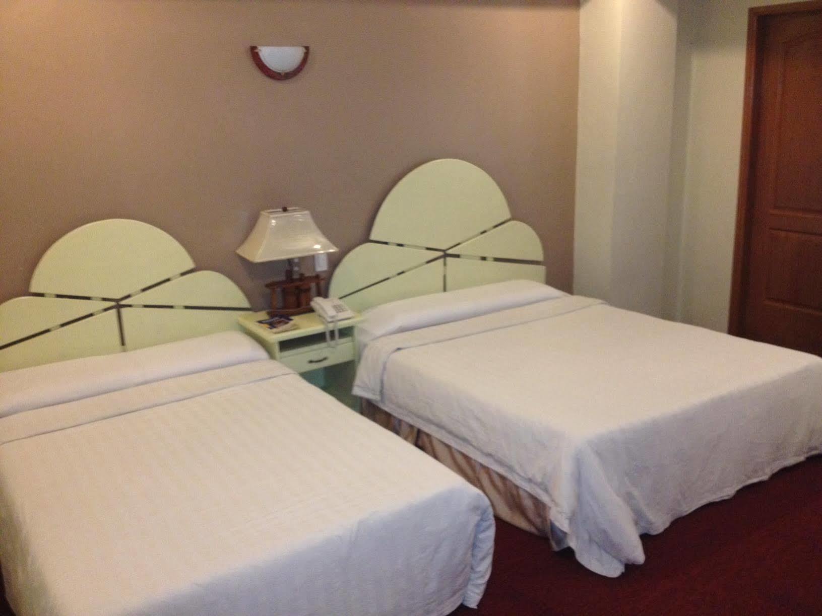 Prince Plaza Hotel Baguio City Esterno foto